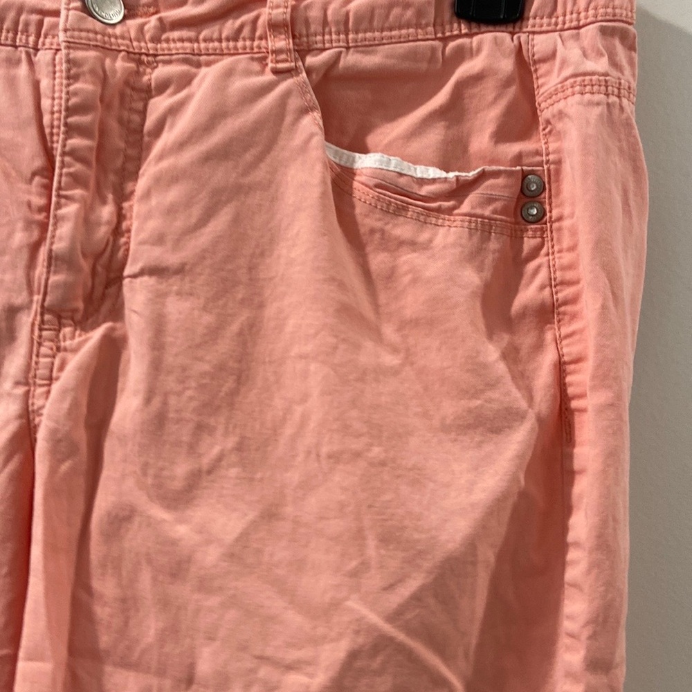 Peach Women's Shorts Brandolino Brandy size 8 shorts Bermuda - Picture 5 of 13